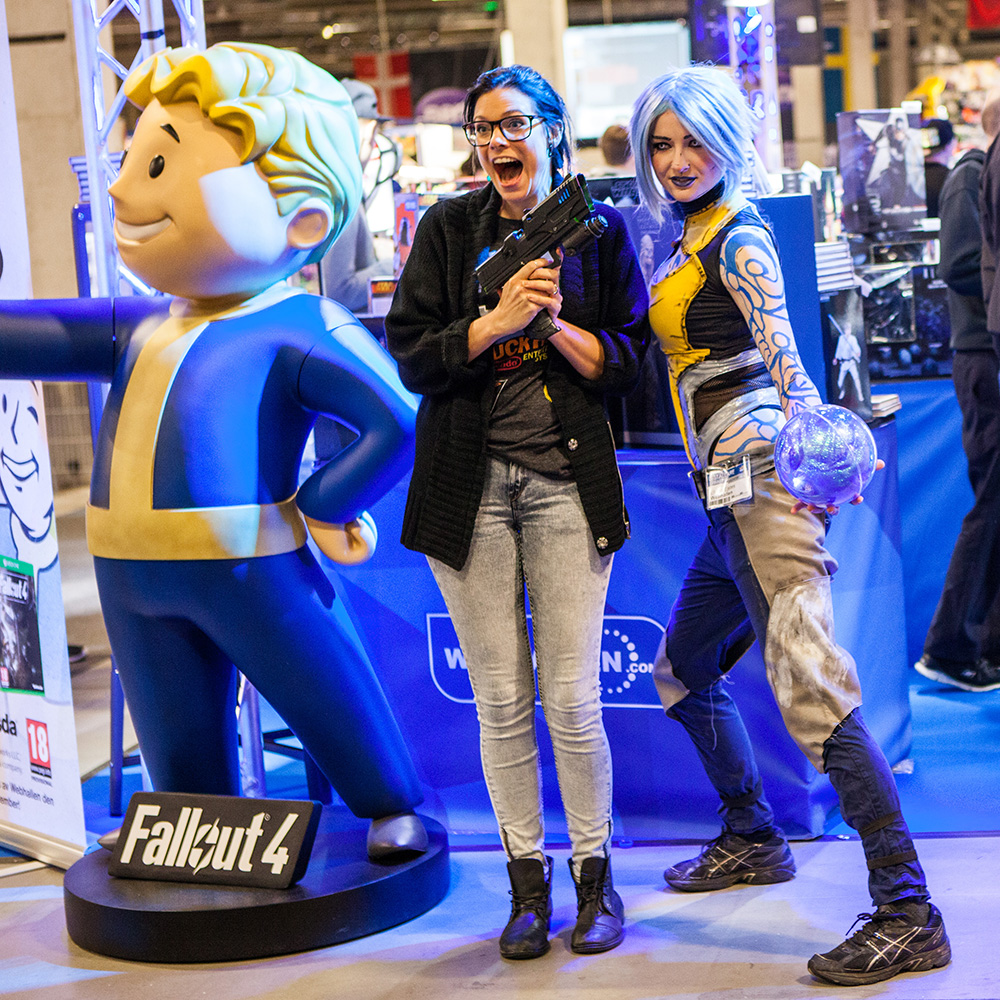 Borderlands 2 Maya cosplay & Geeky Gals Heidi stopXwhispering