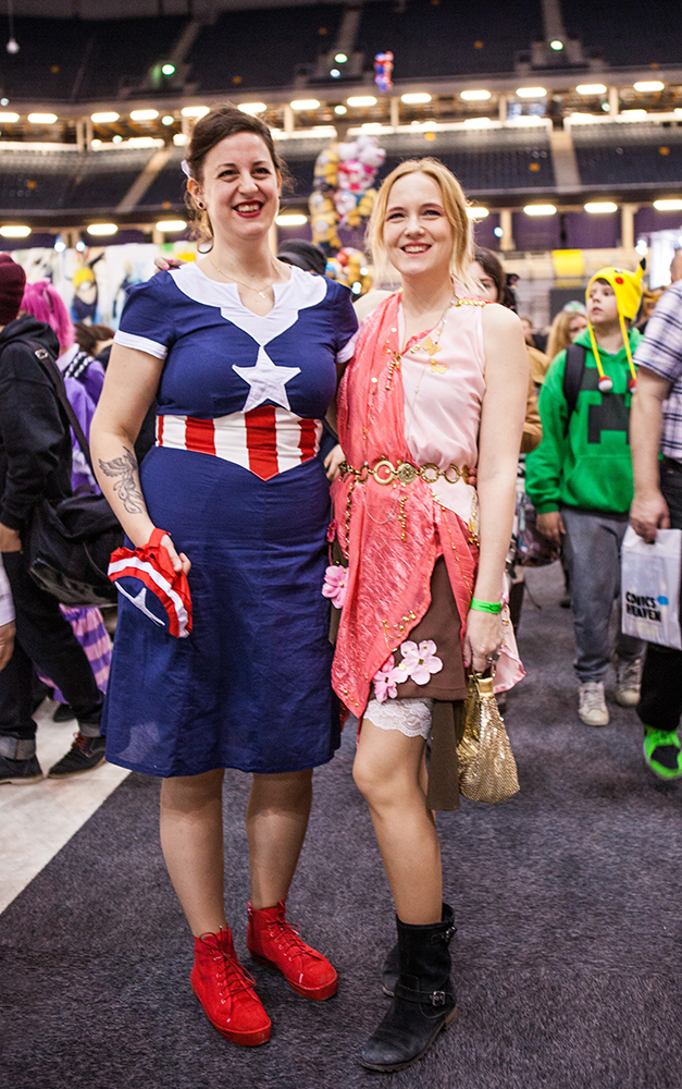 Captain America girls - ComicCon Gamex 2015