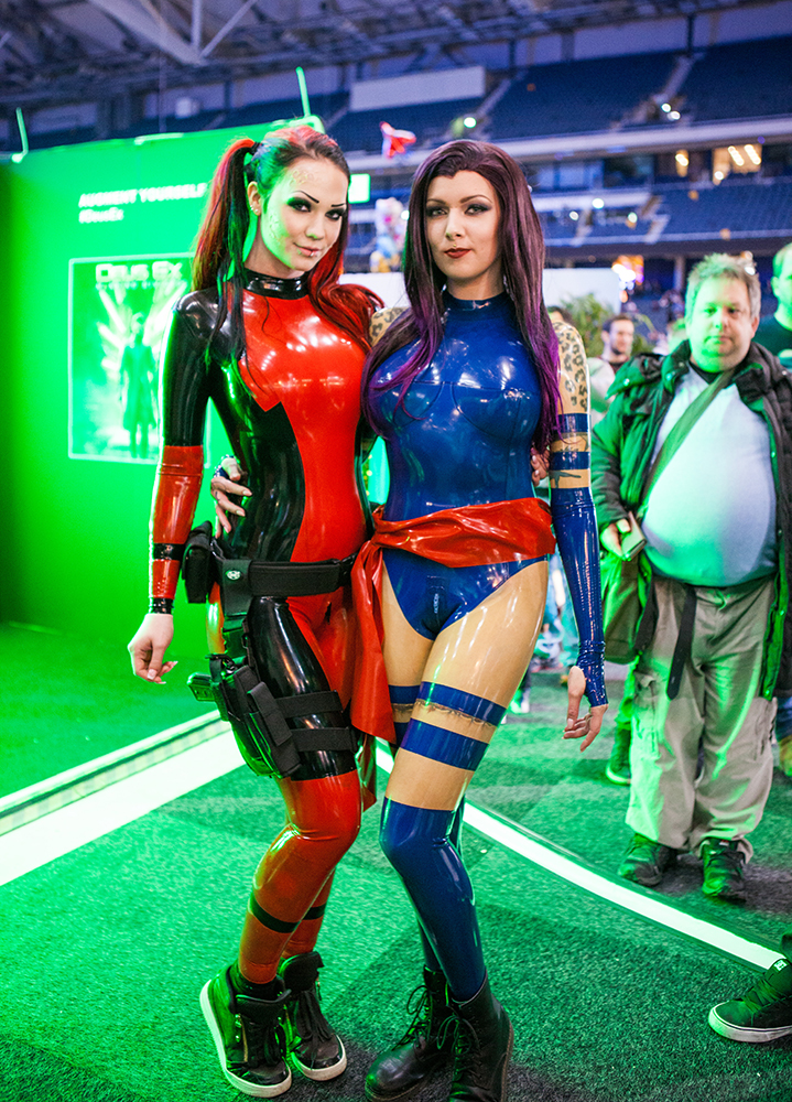 Deadpool & Psylocke from X-Men cosplay - ComicCon Gamex 2015