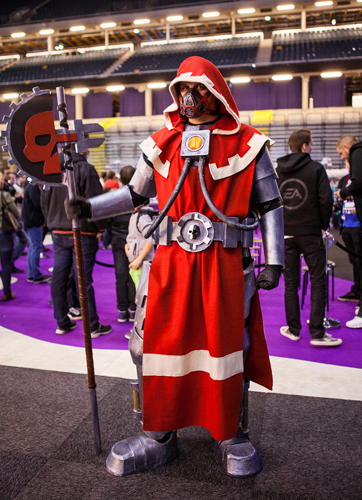 Warhammer cosplayer - ComicCon Gamex 2015