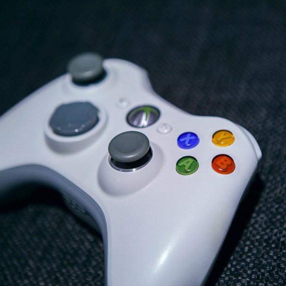 Xbox 360 controller white