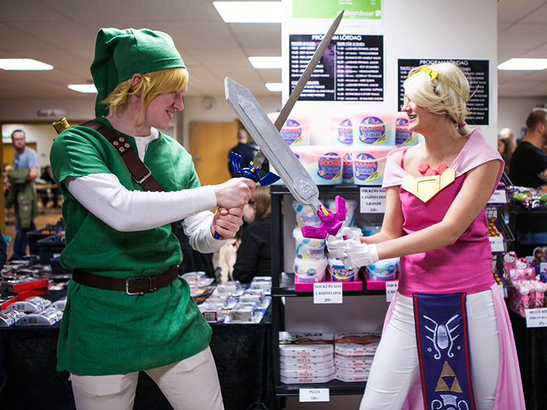 Link & Zelda at Sci-Fi World