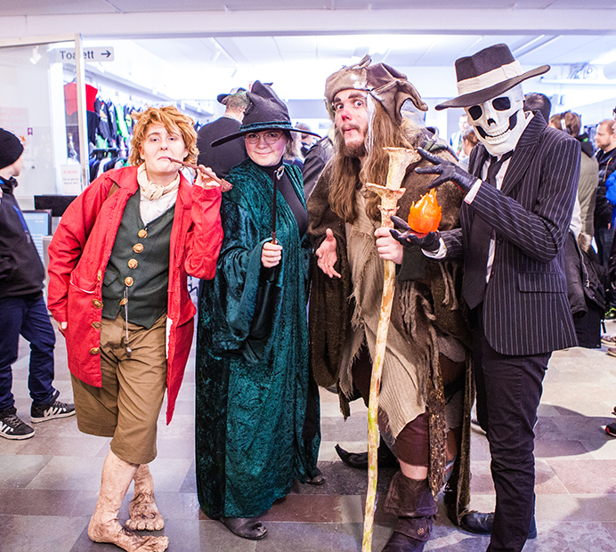 LOTR and Harry Potter cosplay at Sci-Fi World