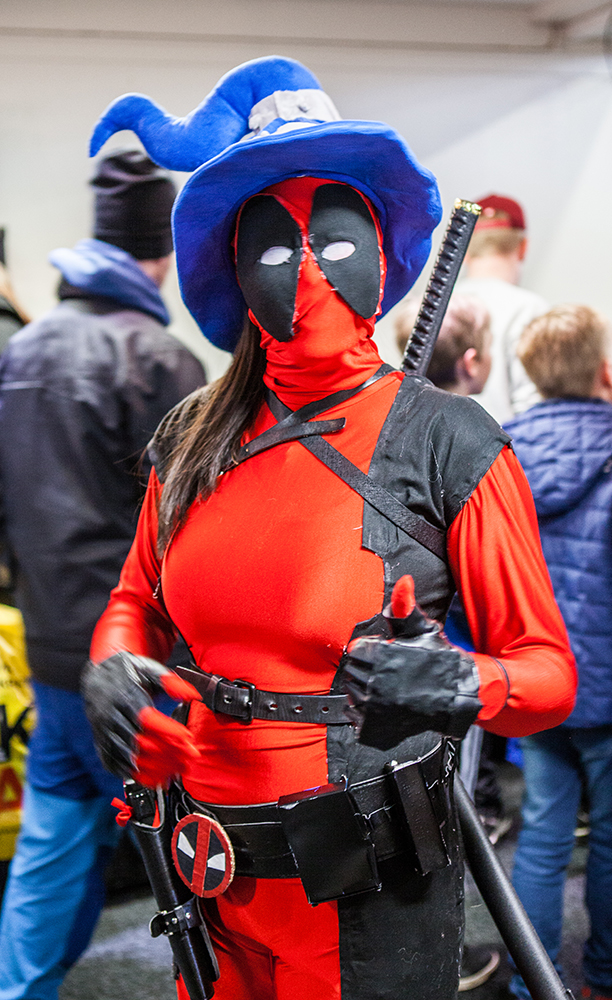 Female Deadpool with hat- Sci-Fi World