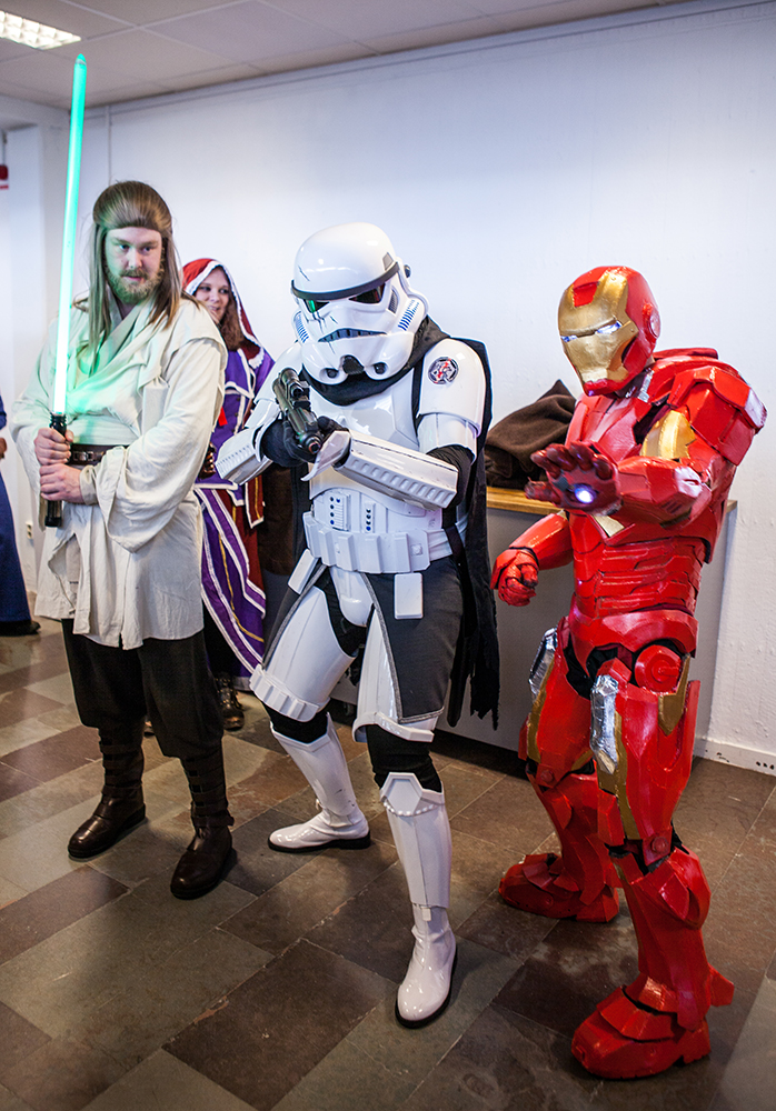 Qui-gon jinn, storm trooper & iron man - Sci-Fi World